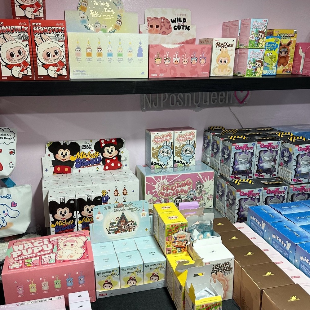 MINISO Winnie The Pooh Plush Vinyl Blind Box - Picture 10 of 11